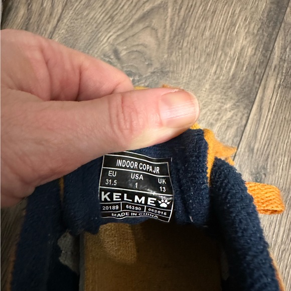 Orange Kelme size 1 boys shoes - Picture 2 of 5